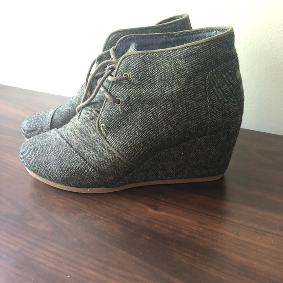 Olive Green Toms Booties - Picture 2 of 6